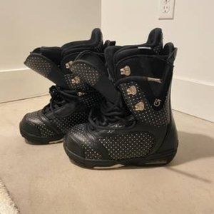 Burton Snowboard Boots Women's Size 6.5-7